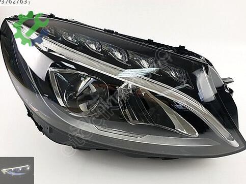 Mercedes-Benz C Serisi Sağ Ön Far çıkma parça