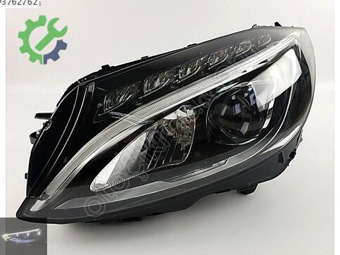 Mercedes-Benz C Serisi Sol Ön Far çıkma parça