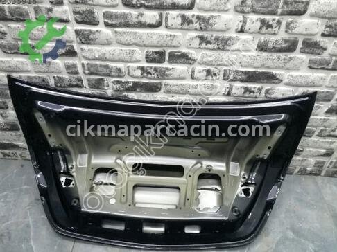 Mercedes-Benz C Serisi Bagaj Kapağı çıkma parça
