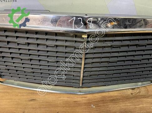 Mercedes-Benz E Serisi Ön Panjur 2108880023 çıkma parça