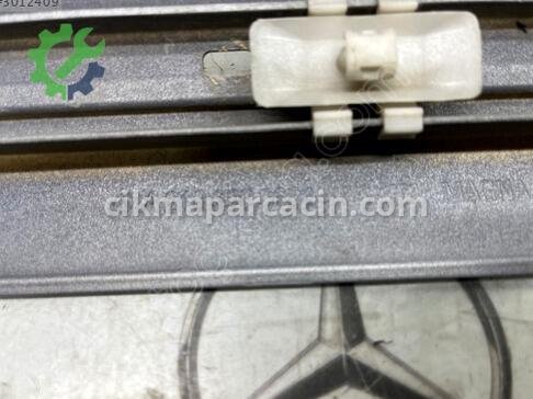 Mercedes-Benz E Serisi Kapı Çıtası A2106900682 çıkma parça