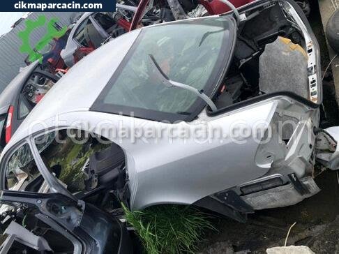 Mercedes-Benz E Serisi Tavan Sacı çıkma parça