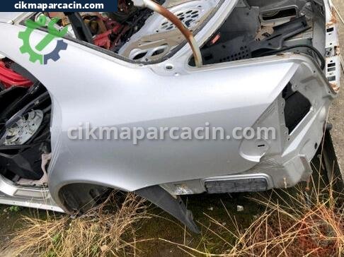 Mercedes-Benz E Serisi Sol Arka Çamurluk çıkma parça