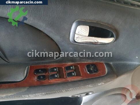 Mercedes-Benz C Serisi Sol Ön Kapı Kolu çıkma parça