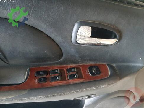 Mercedes-Benz C Serisi Sol Ön Kapı Kolu çıkma parça