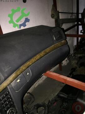 Mercedes-Benz E Serisi Torpido Kapağı çıkma parça