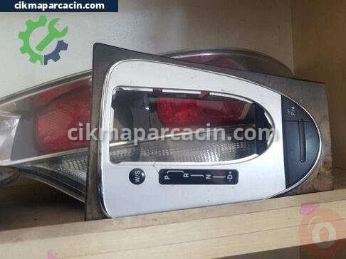 Mercedes-Benz E Serisi Vites Kolu çıkma parça