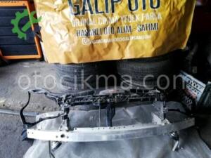 Mercedes W212 2016 1.6 Ön tampon demiri hatasız orjinal çıkm