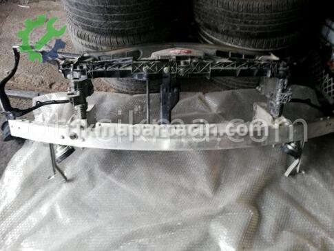 Mercedes-Benz E Serisi Ön Tampon Demiri çıkma parça