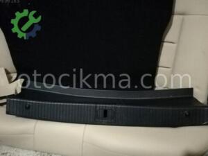 Mercedes W212 2016-E Kilit karşılık plastiği orjinal çıkma