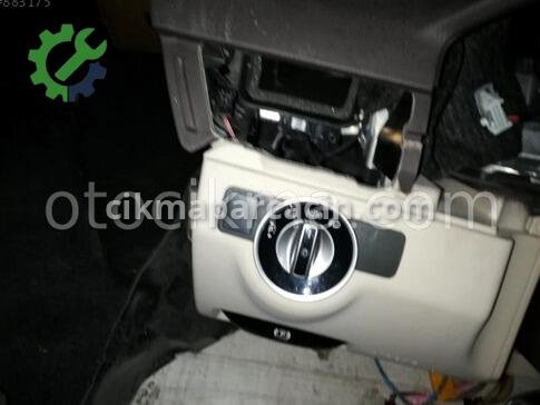 Mercedes-Benz E Serisi Torpido çıkma parça