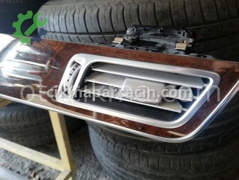 Mercedes-Benz E Serisi Havalandırma Izgaraları çıkma parça