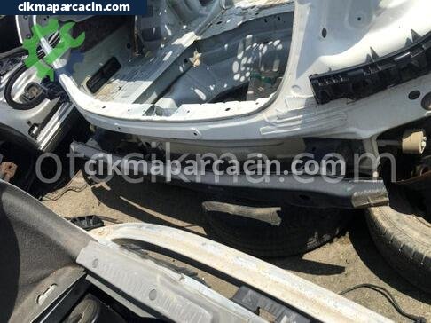 Mercedes-Benz E Serisi Arka Tampon Demiri çıkma parça