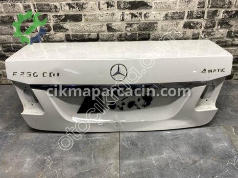 Mercedes-Benz E Serisi Bagaj çıkma parça