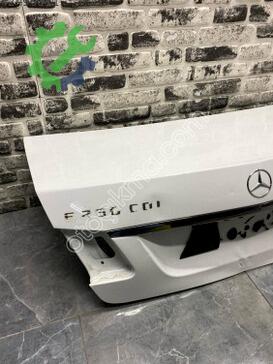 Mercedes-Benz E Serisi Bagaj A212 çıkma parça