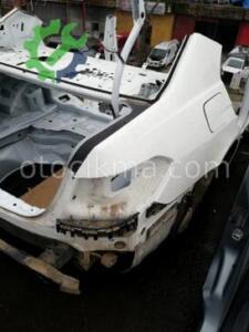 Mercedes W212 Makyajlı Sağ arka çamurluk beyaz hatasız orjin