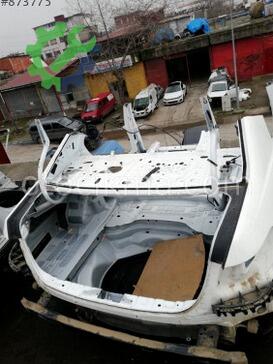 Mercedes-Benz E Serisi Sağ Arka Çamurluk çıkma parça