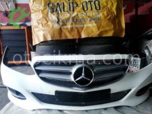 Mercedes W212 Ön tampon beyaz hatasız orjinal çıkma