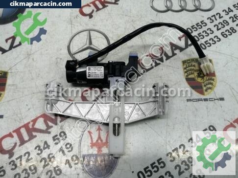 Mercedes-Benz E Serisi Ön Koltuk Başlığı çıkma parça