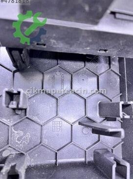 Mercedes-Benz E Serisi Sigorta Kutusu A2135400200 çıkma parça