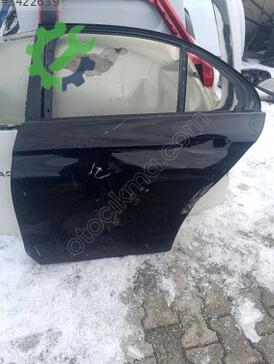 Mercedes-Benz E Serisi Sol Arka Kapı çıkma parça