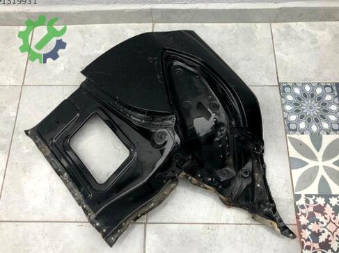 Mercedes-Benz S Serisi Sol Arka Çamurluk çıkma parça