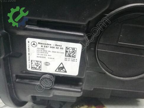 Mercedes-Benz GLB Sağ Ön Far A2479063200 çıkma parça