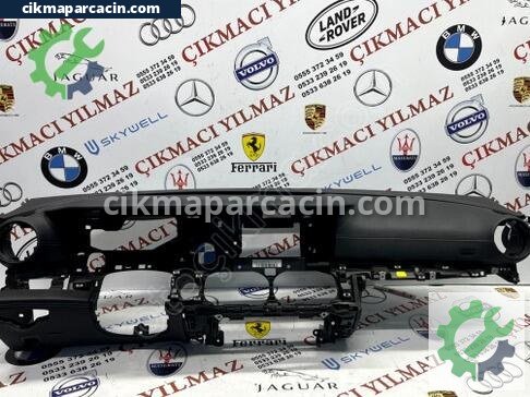 Mercedes-Benz AMG Torpido çıkma parça