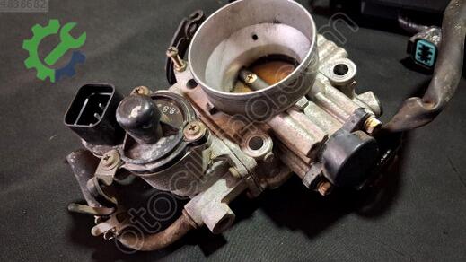 Mitsubishi Carisma Gaz Kelebeği çıkma parça
