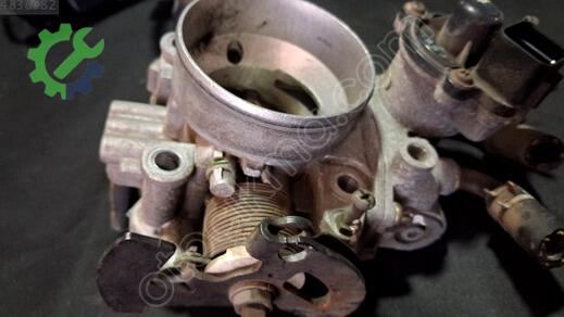 Mitsubishi Carisma Gaz Kelebeği çıkma parça