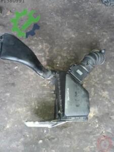 Mitsubishi karisma 1.8 hava filitre kutusu
