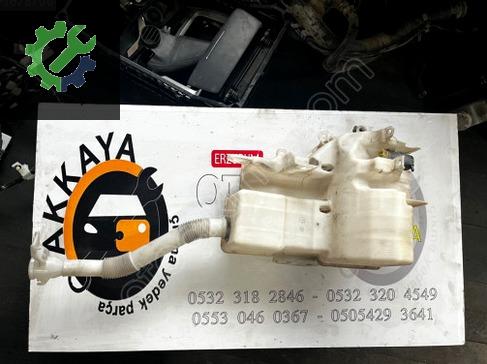 Mitsubishi L200 Silecek Suyu Deposu çıkma parça