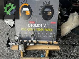Mitsubishi L200 ön Göğüs Demiri Orjinal Çıkma