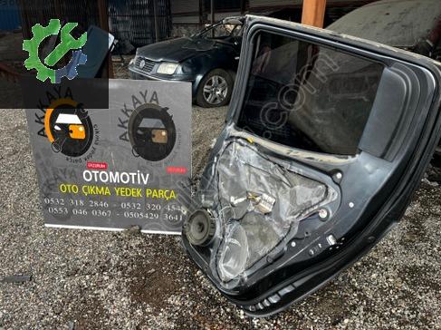 Mitsubishi L200 Sağ Arka Kapı 16-24 çıkma parça