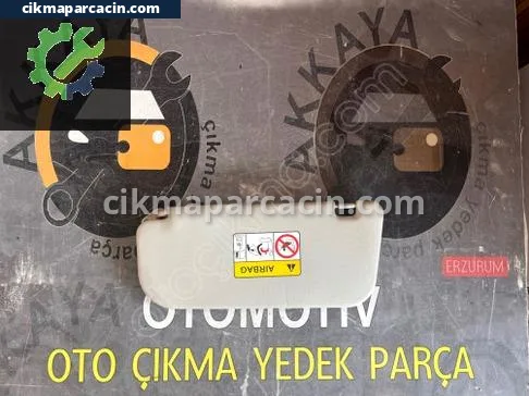 Mitsubishi L200 Sağ Güneşlik çıkma parça