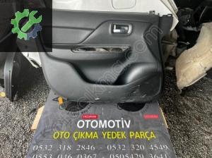 Mitsubishi L200 Sol ön iç Kapı Kolu Çıkma Orjinal