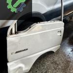 Mitsubishi L300 sol ön kapı