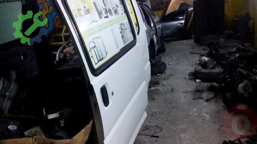 Mitsubishi L300 Sol Sürgülü Kapı çıkma parça