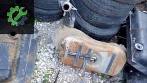 Mitsubishi L300 yakıt deposu