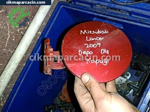 Mitsubishi Lancer Depo Kapağı çıkma parça