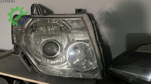 Mitsubishi Pajero Sağ Ön Far çıkma parça