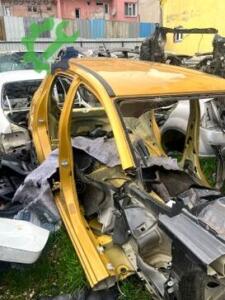 Mitsubishi Carisma Orijinal Çıkma Sağ Arka Çamurluk