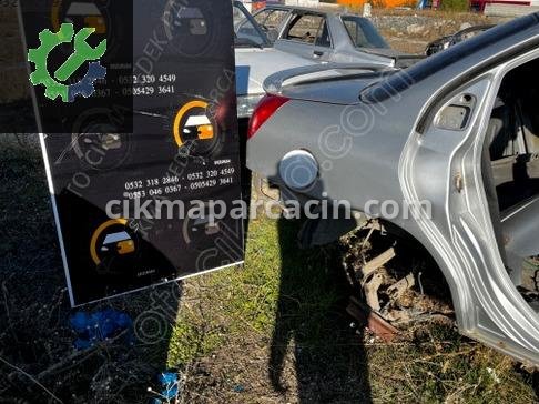 Mazda 2 Sağ Arka Çamurluk çıkma parça