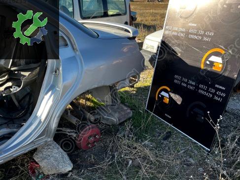 Mazda 2 Sol Arka Çamurluk çıkma parça