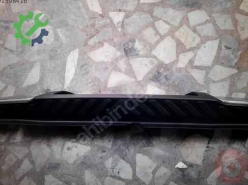 Nissan Navara Arka Tampon çıkma parça