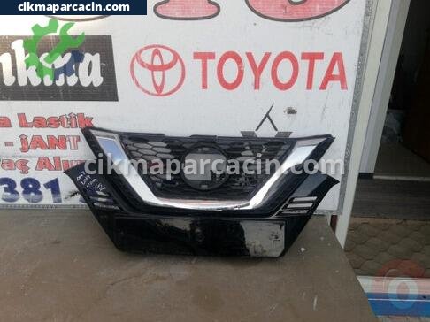 Nissan Qashqai Ön Panjur çıkma parça