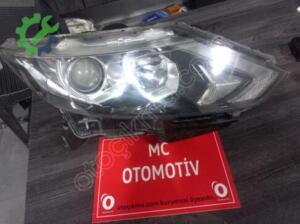 Çıkma Orijinal Sağ Ön Far Nissan Qashqai 2015-2016 20152016