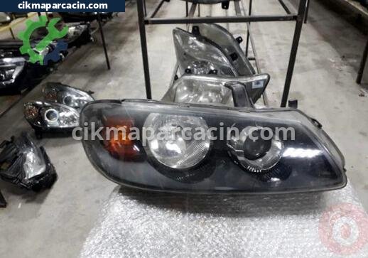 Nissan Almera Sağ Ön Far çıkma parça
