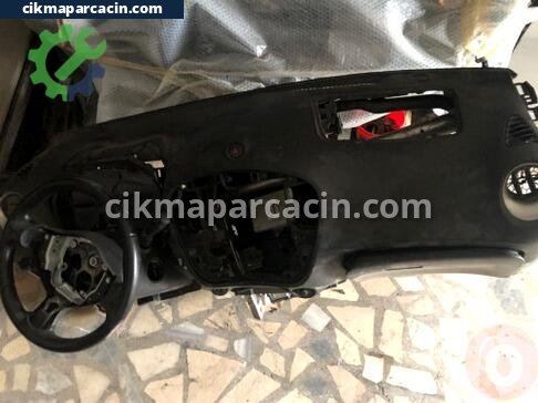 Nissan Juke Torpido çıkma parça