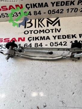 Nissan Juke Silecek Kolu çıkma parça
